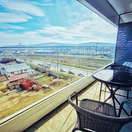 Super Apartments Near Airport With Shop & Free Parking Iasi Exterior foto