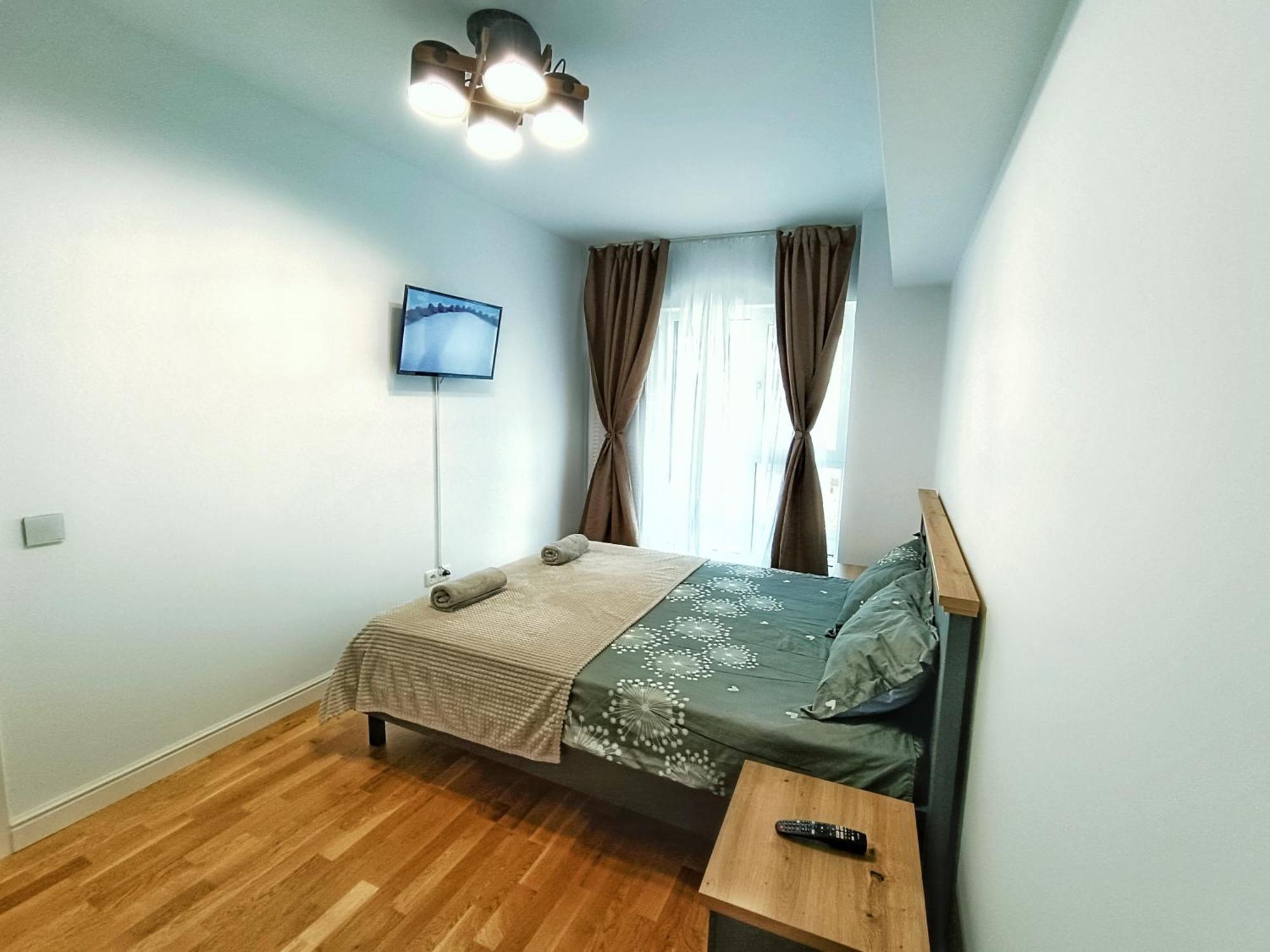 Super Apartments Near Airport With Shop & Free Parking Iasi Exterior foto